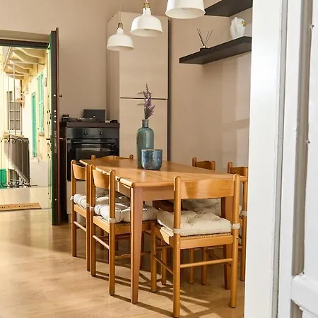 Modern - Near Isola Distric And Milano
